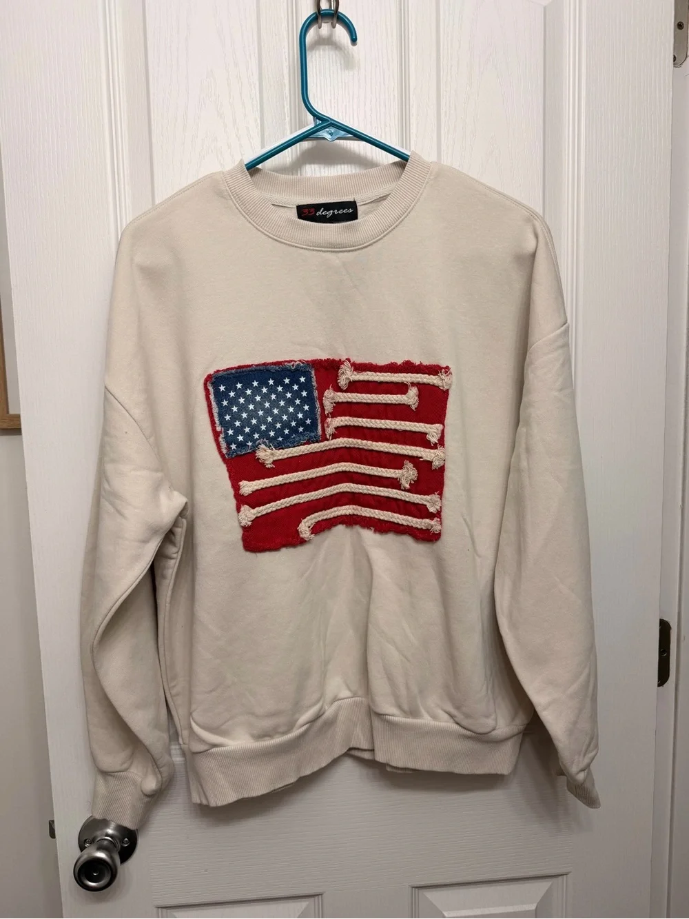 Women’s Crewneck American Flag Graphic Pullover Sweatshirt - Medium - Picture 1 of 5